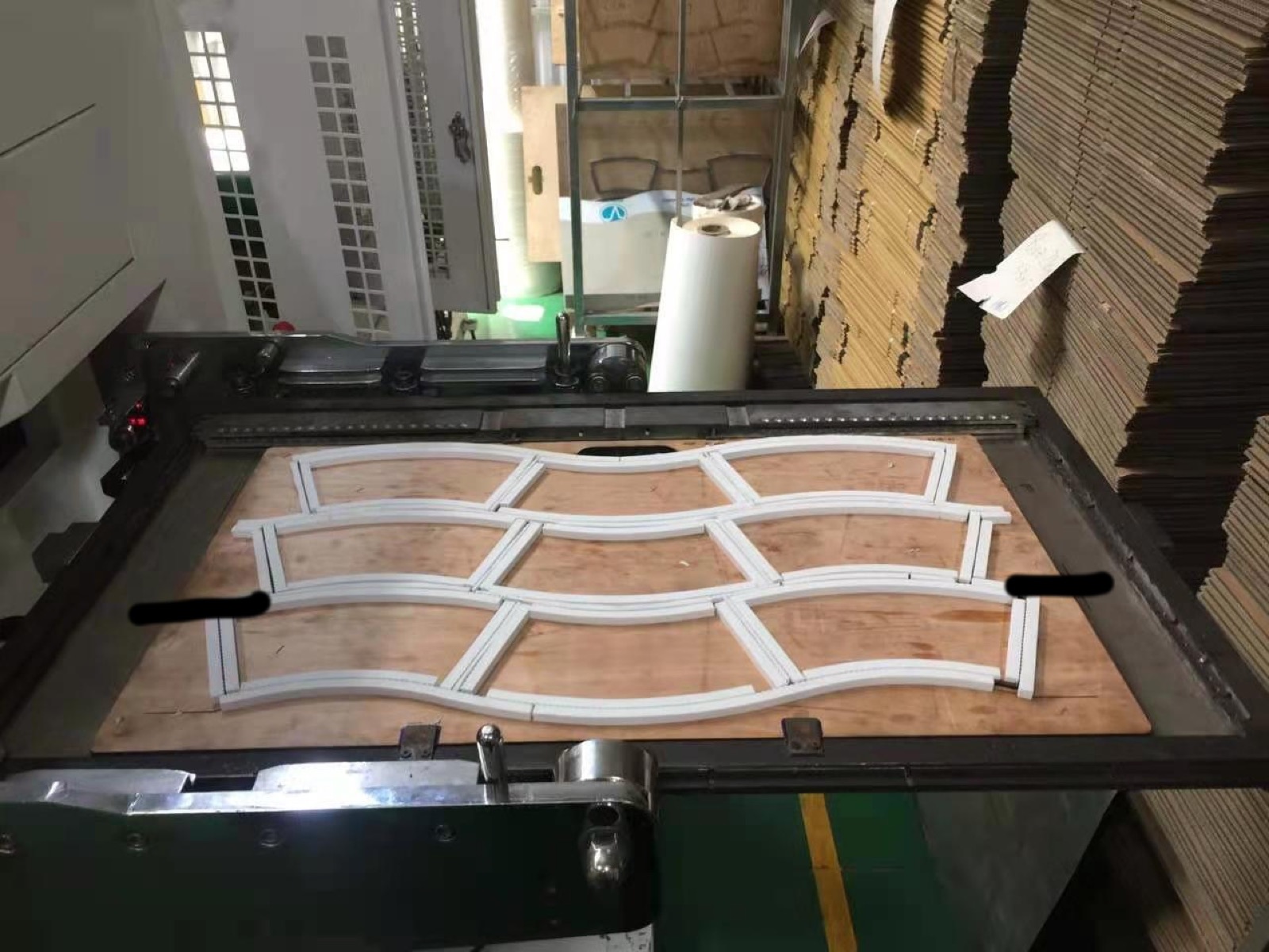 950 roll die cutting machine cutting detail